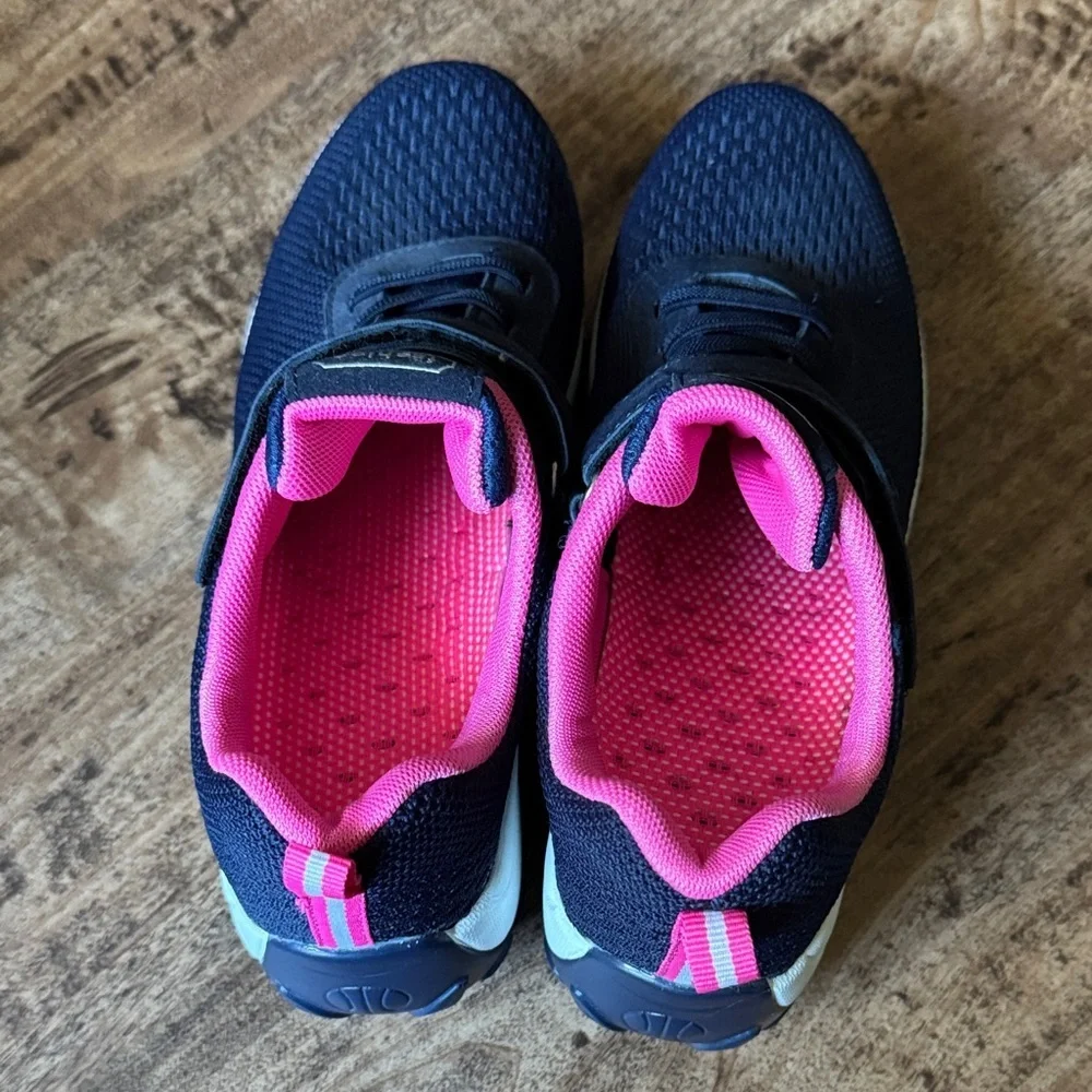 Blue and Pink Athletic Shoes women’s size 7.5 EUC